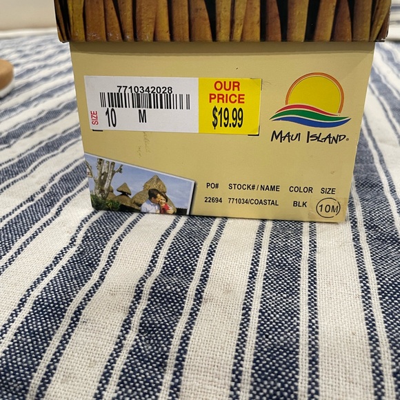 Women’s sandals size 10 - Picture 3 of 5